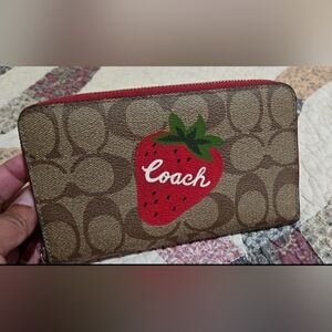 SOLD!!!!! Coach Medium Wallet